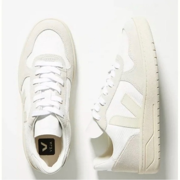 Veja Women's Sneakers in White and Cream - Picture 2 of 9